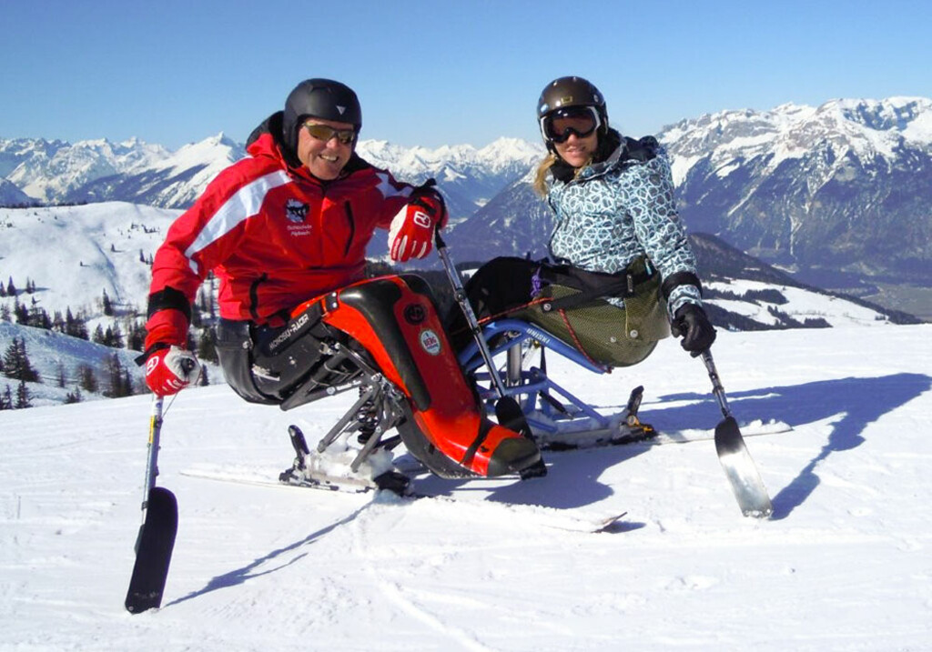 Menschen mit Behinderungen verwirklichen bei uns den Traum vom Skifahren. – Skischule Alpbach